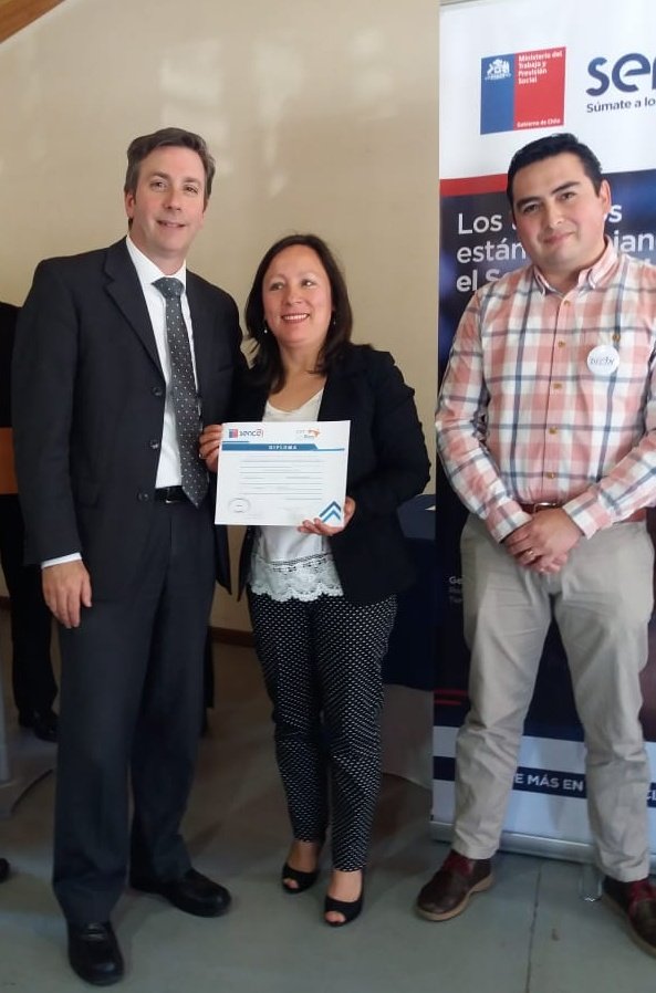 Sencerios's tweet photo. #CapacitaciónSence
¡Estamos celebrando!
En #LaUnión se certificó el 1° curso @Sencerios del prog #DespegaMipe
✔️16 micro y pequeños empresarios se capacitaron en "Gestión de Redes Sociales" permitiendo que estén ➕ preparados en la difusión digital de sus negocios #ChileEnMarcha https://t.co/tSnonUgI0B