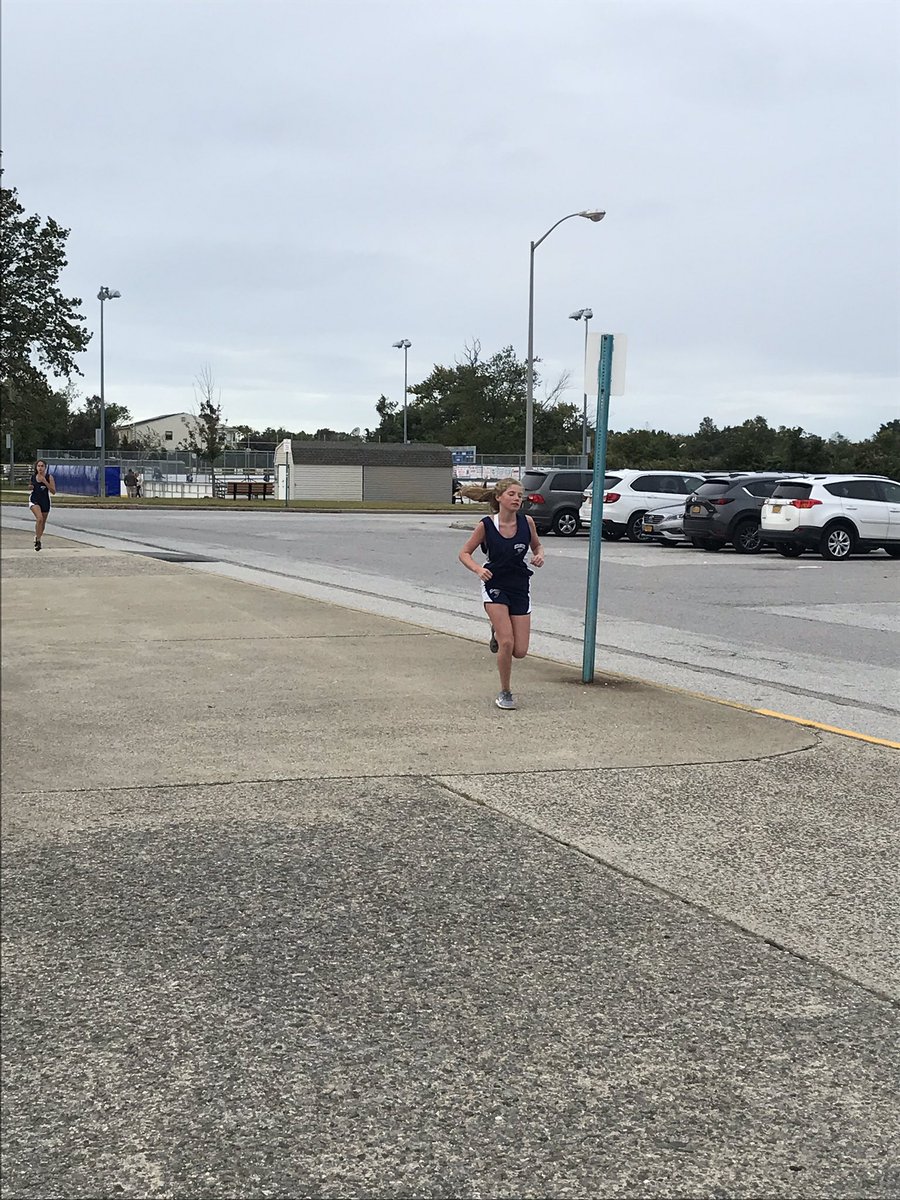 MKellyOceanside's tweet photo. Lady Sailors crushed it! @OceansideTrack @OMS_NY https://t.co/DPUvM43WPD