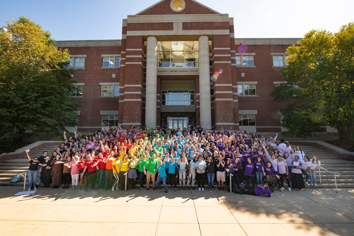 In recognition of National Coming Out Day, #Bucknellians came together to celebrate difference — in all its forms, shapes and colors — by creating a human rainbow! #rayBucknell 🌈