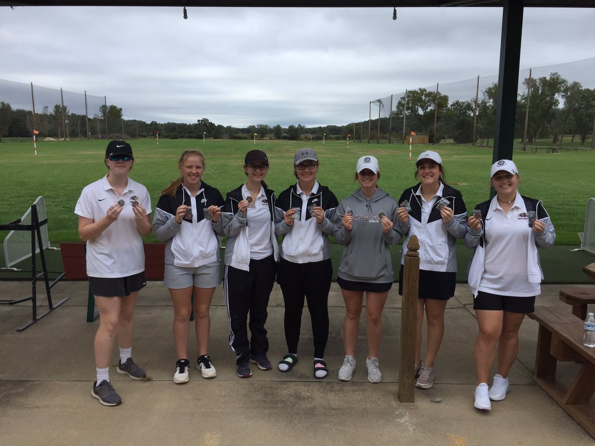 SLGirlsGolf's tweet photo. Lady Eagles finished regular season play today with a second place team finish. All 7 golfers medaled in Top 15 (Lindstrom 2nd, Cregan 4th, Hay 5th, Aldridge 7th, T.Smith 9th, Field 11th, Moore 13th). Congrats to all the ladies. @SLeaglesport @SilverLakeEagle https://t.co/srXEGjK14n