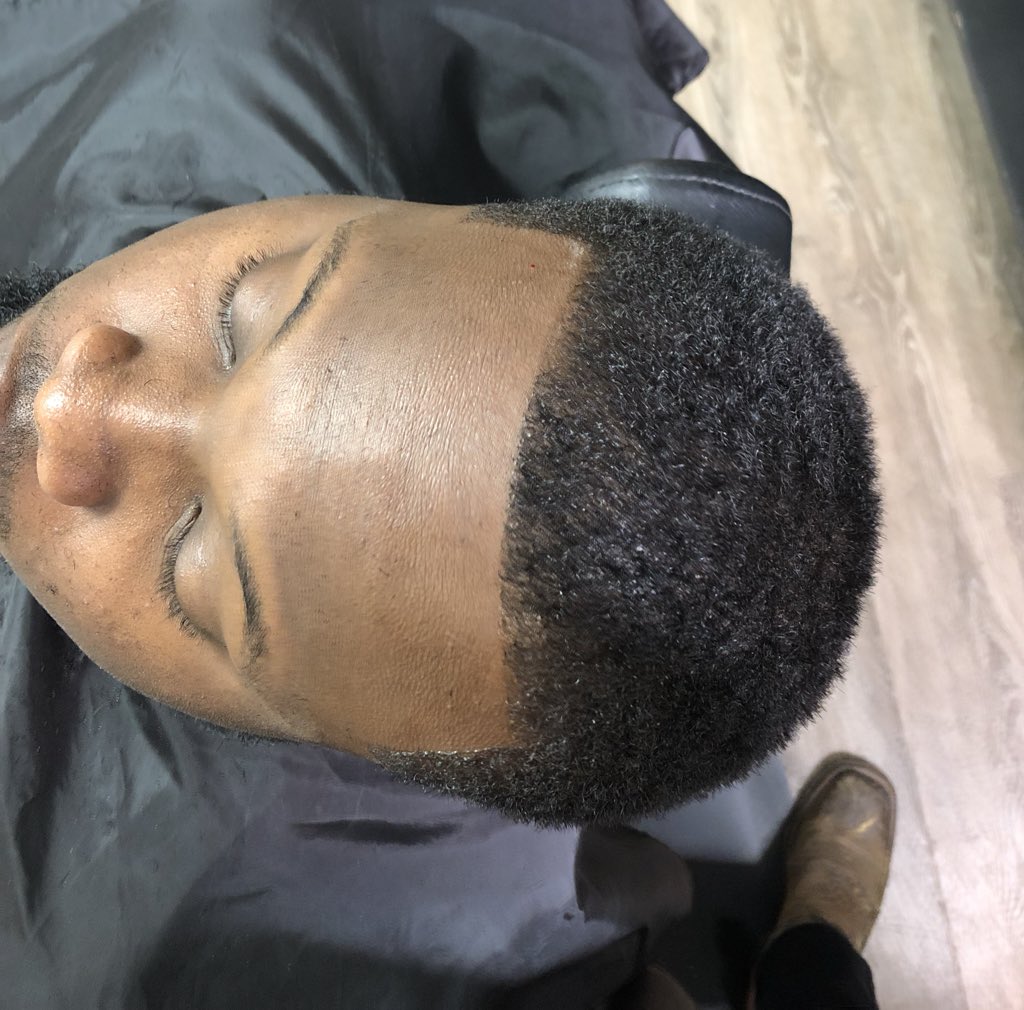 ZutadoH's tweet photo. Thanks to @AndisCompany I was able to complete this fresh cut 👍🏽@Barbershopconne https://t.co/LVonGYSTyr