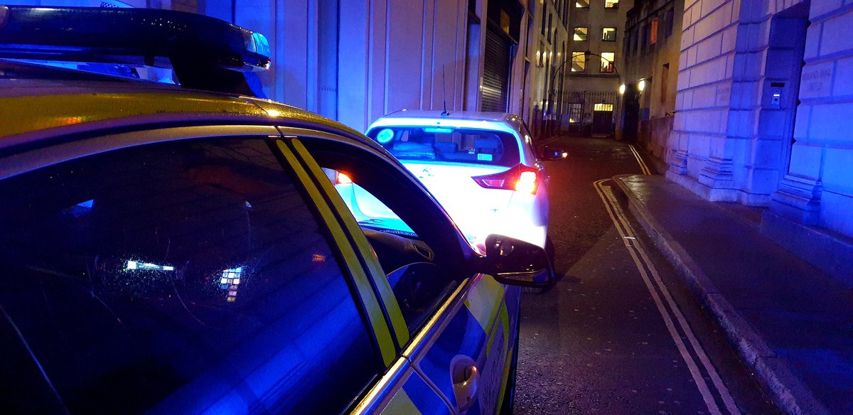Driver of this Private Hire vehicle was so keen to drop his fare off he drove way in excess of the speed limit and straight through a red 🚦Doh! If only a #CityRPU car wasn't immediately behind it 🤦‍♂️