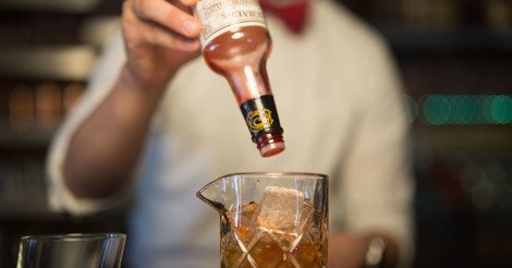 SalutKitchenBar's tweet photo. Don't mind if we do. 😋 Happy Hour! $2 Off Draft beer | Tapas | Individual Glass of Wine | Craft Cocktails ... https://t.co/Kl72SL2dB1
