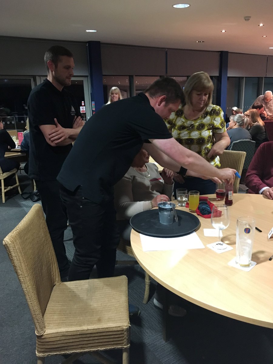 The last few orders fo the night are going out with the trainees! #AcessHospitality