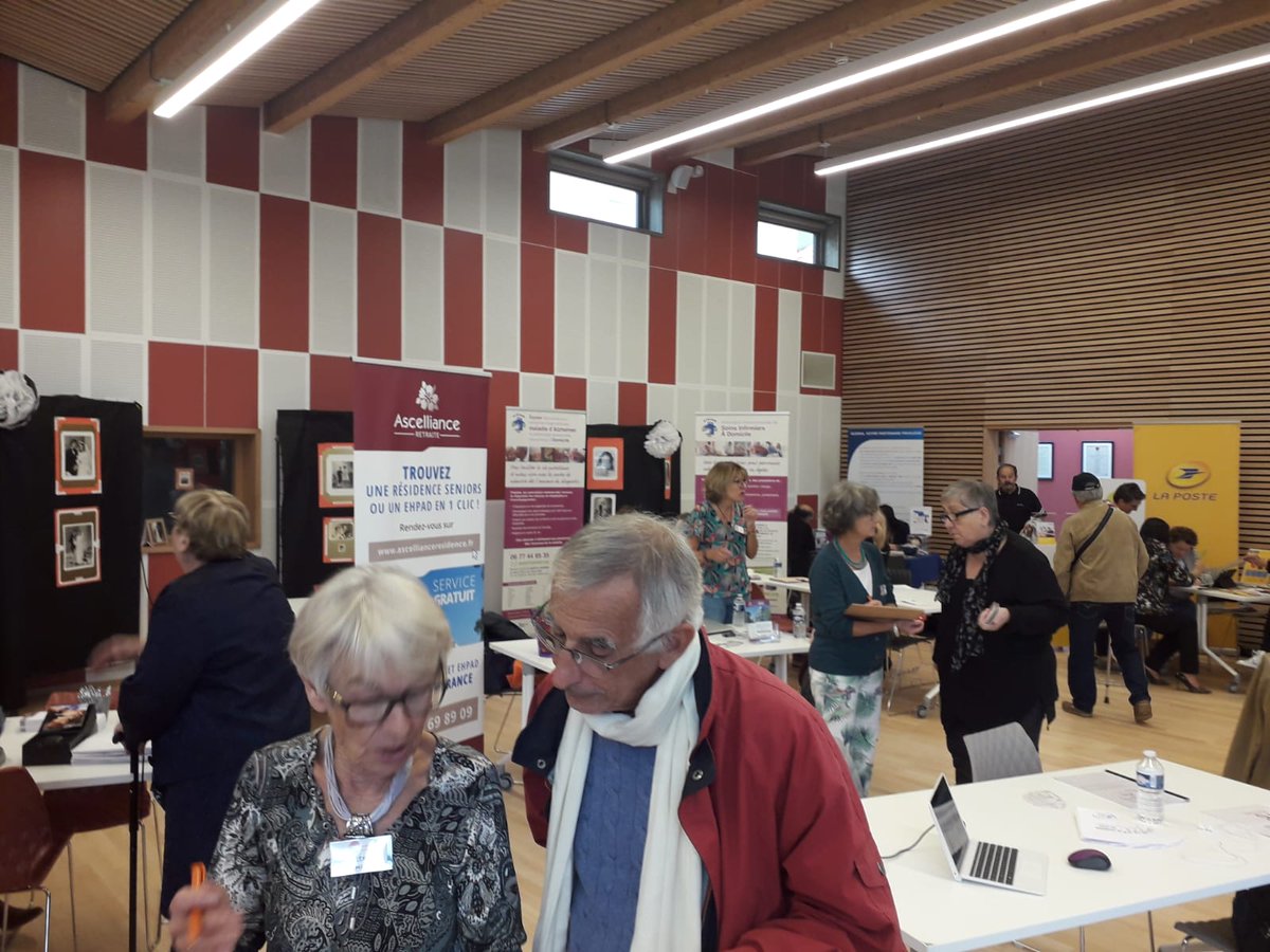 decourselle2020's tweet photo. Nous serons tous des seniors un jour. Il faut dès à présent anticiper notre avenir commun et accompagner nos aînés. #SemaineBleue #Givors #VivreEnsemble #intergenerationnel https://t.co/KAOUxjWt0x