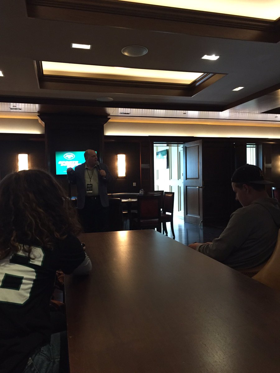 AP Throws tweet media