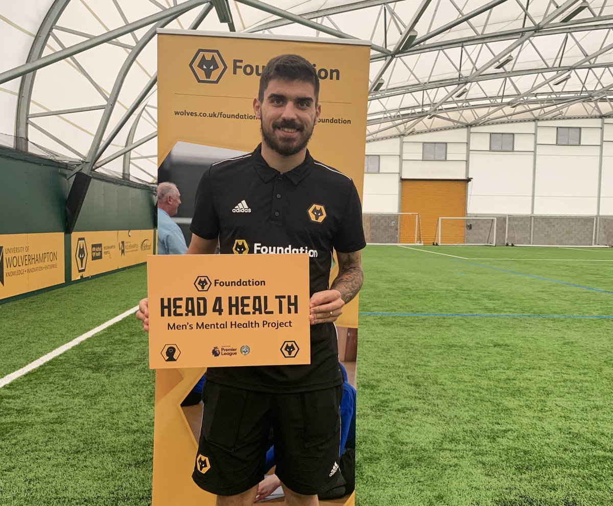 WolvesEspanol's tweet photo. El club y nuestros jugadores están orgullosos de apoyar el #DiaMundialDeLaSaludMental.
El programa #Head4Health, de la @wwfcfoundation apoya a personas mayores de 30+.
#DMSM2019 https://t.co/On0Yd0yTKY