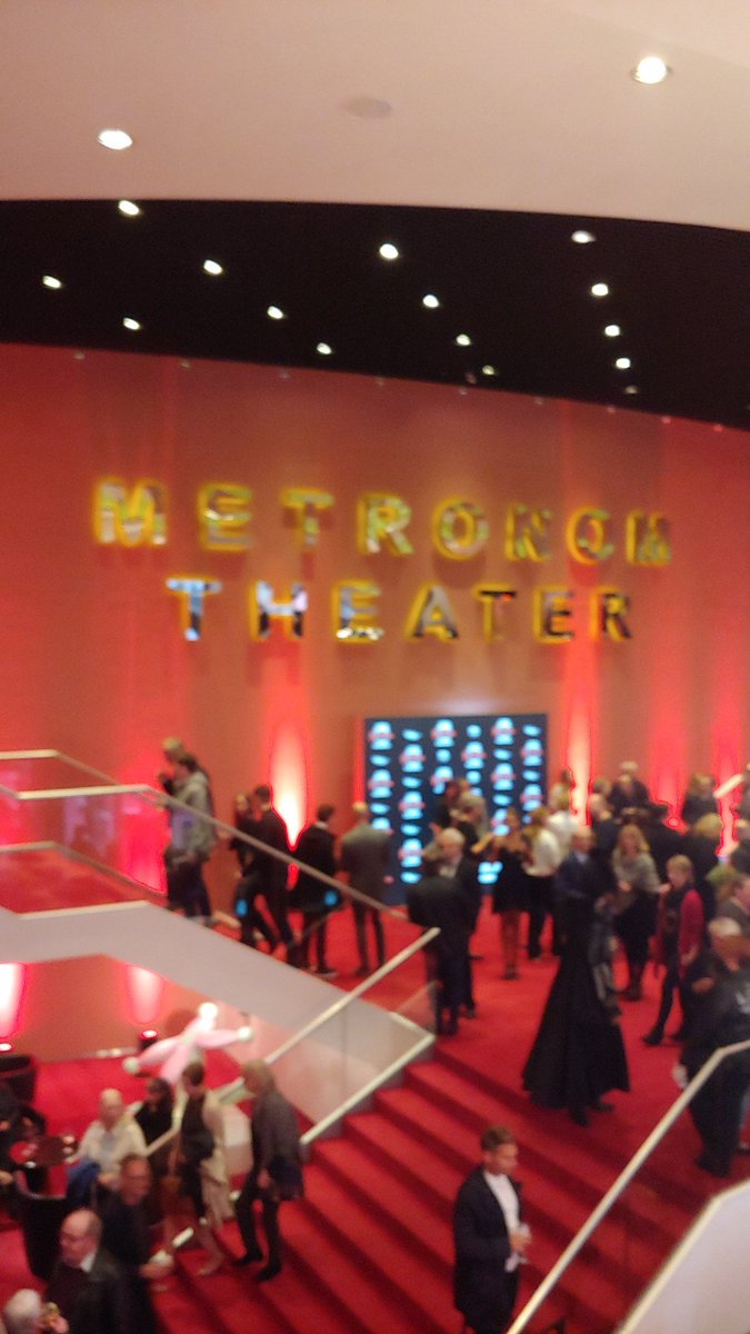 LogischTick's tweet photo. die 2. Stage Premiere dieses Jahr nach #CirqueDuSoleil in Hamburg nun #tanzdervampire in Oberhausen. https://t.co/jPWiuxc3aL