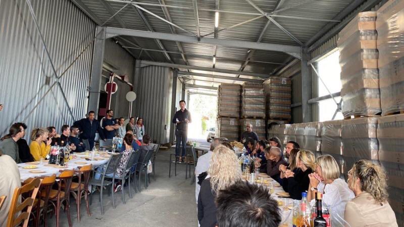 SebastienLatz's tweet photo. Hé @realDonaldTrump - Getting positive energy in #provence to face #uswinetax - with a great team moment for our traditional « repas des vendanges » @Chateau_Berne #ultimateprovence #saintroux #Chateaudesbertrands #mdcv #provencerosé #provencewine https://t.co/TjFx5skxMu