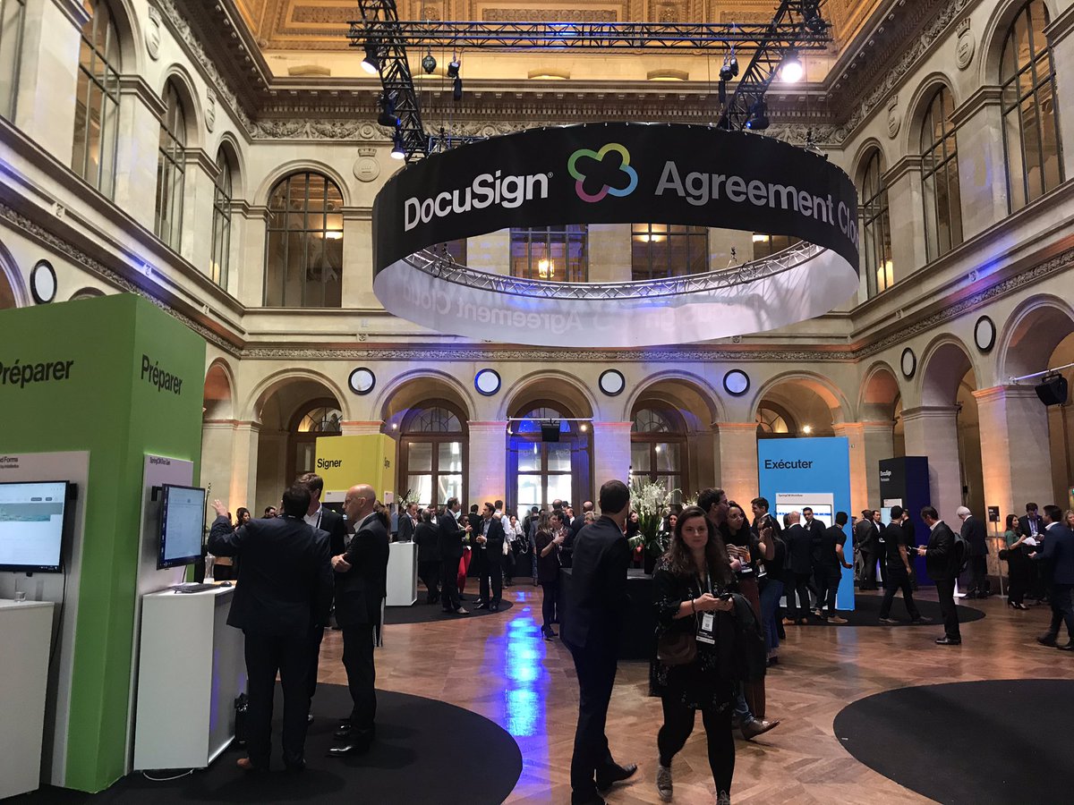 On parle #digitalisation au <a href="/DocuSignFR/">Docusign France</a> Momentum, ateliers très interessants 🤓💻 
Un enjeu majeur et une #opportunité pour les acteurs de la Gestion de Patrimoine #gestiondepatrimoine #priips #mif2