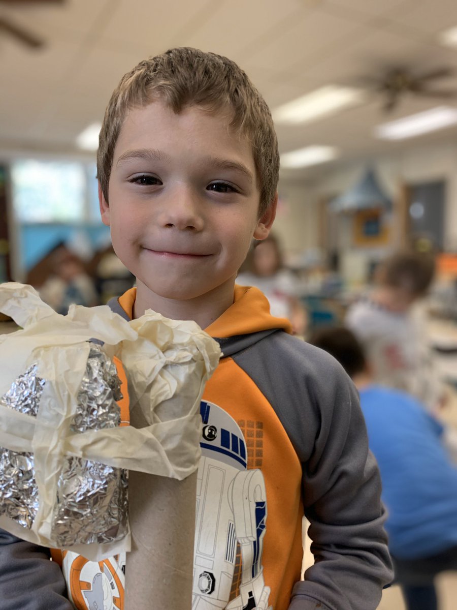 millerkinder1's tweet image. You may see trash... we see the beginning of our moon models! #trashandtreasure #Kindergarten #collaboration #PBL #GHSDreamBig @AngelaUllum