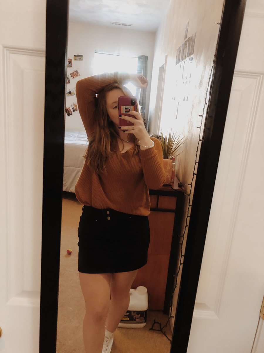 vichall33's tweet photo. Fall season long🎃 https://t.co/tqN2VKacgL
