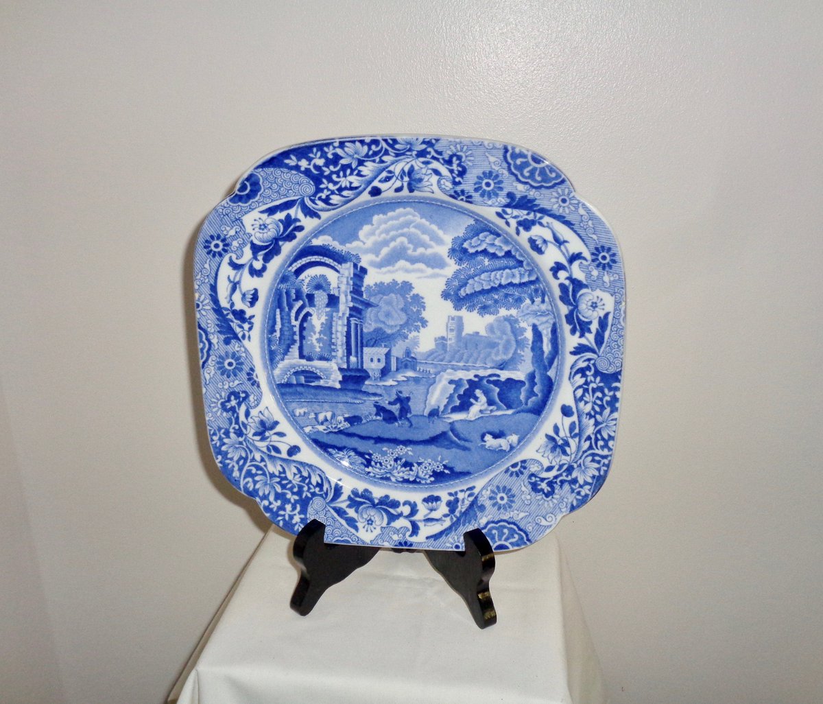 MullardAntiques's tweet photo. 1932 Copeland Spode Italian Blue And White Bread & Butter Plate. 22cm Square With Scalloped edge https://t.co/CD65po2Dak #vintage #collectables #copeland #spode #homedecor #mullardantiques #italian #blueandwhite #wavyedge #mullardantiques #copelanditalian https://t.co/Ftec2Pb1Ol