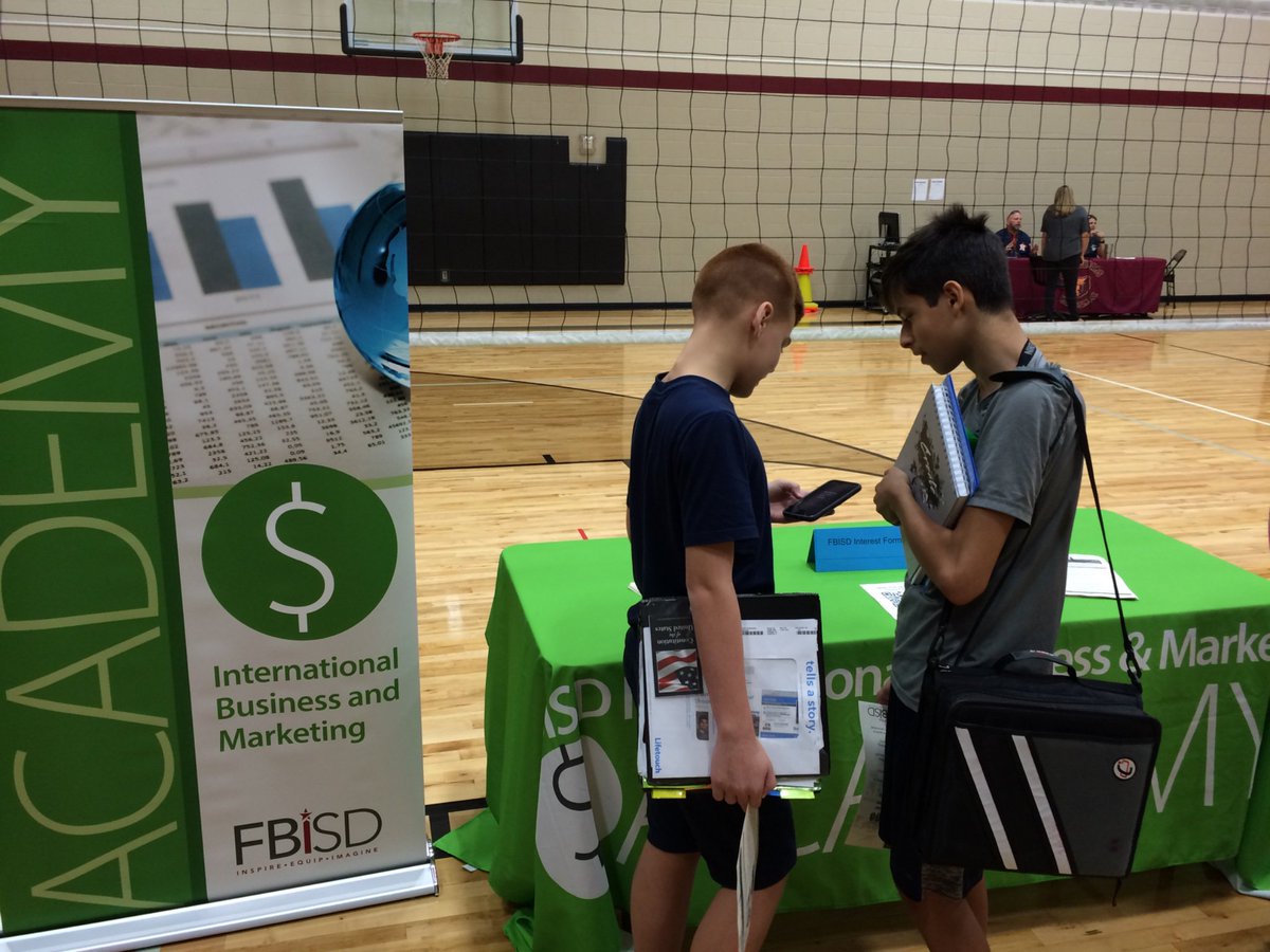DigitalMediaAca's tweet photo. Finishing out this week's @FortBendISD HS Program Fair @JBMS_Bears ! @FB_IBMA @fbgsa @MedSciAcademy @elkinsengineers @DHSMathScience @THS_Tigers @HHS_Canes @WHSPtech @TMECHS_Buffs @HHS_PTECH https://t.co/lpbQNLpD9R