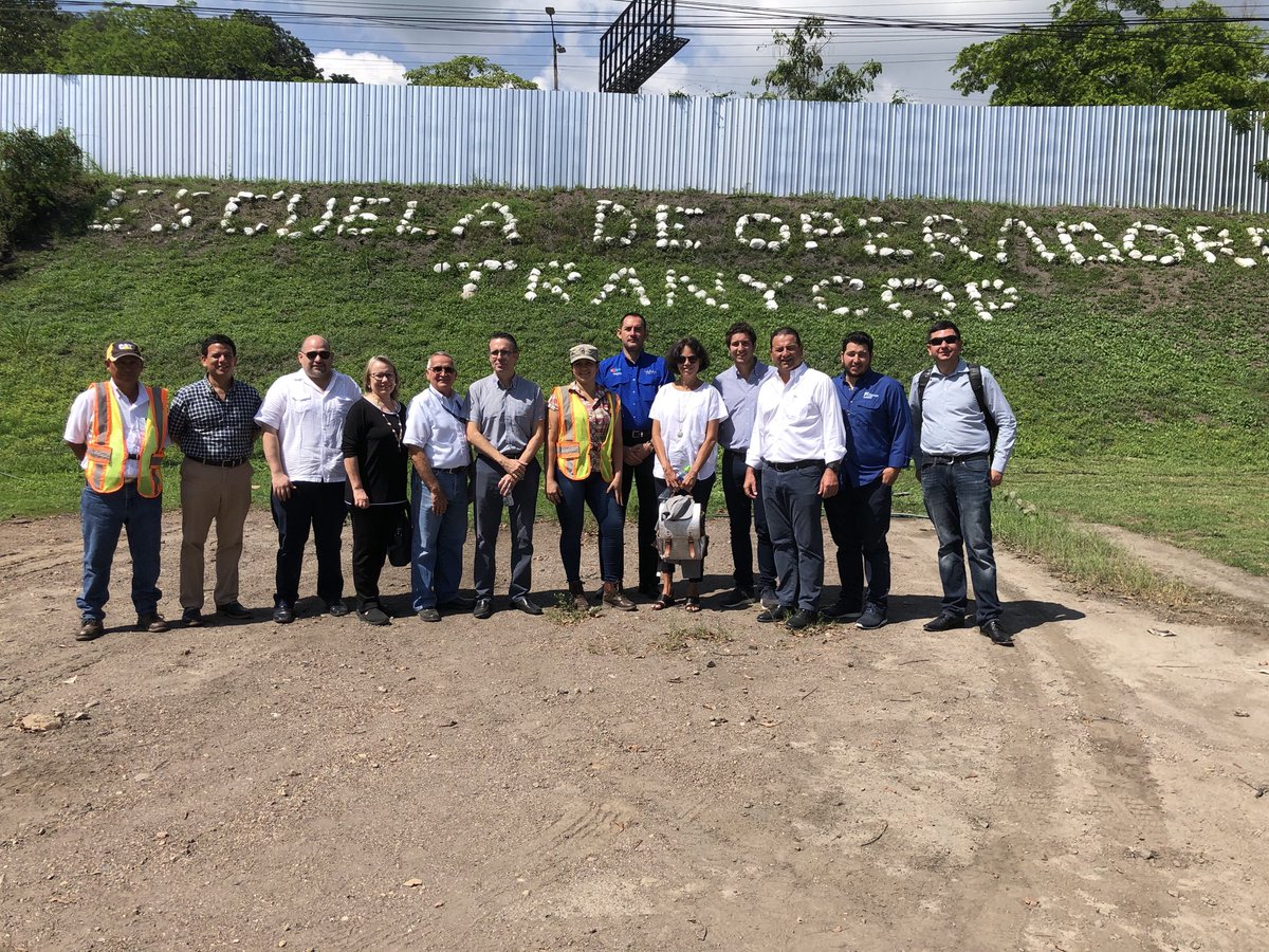 HawitRomel's tweet photo. El@día de hoy tuvimos el gusto de recibir miembros del CNL y personeros del BID en nuestra escuela de operadores TRANYCOP https://t.co/eAMbsh86FX