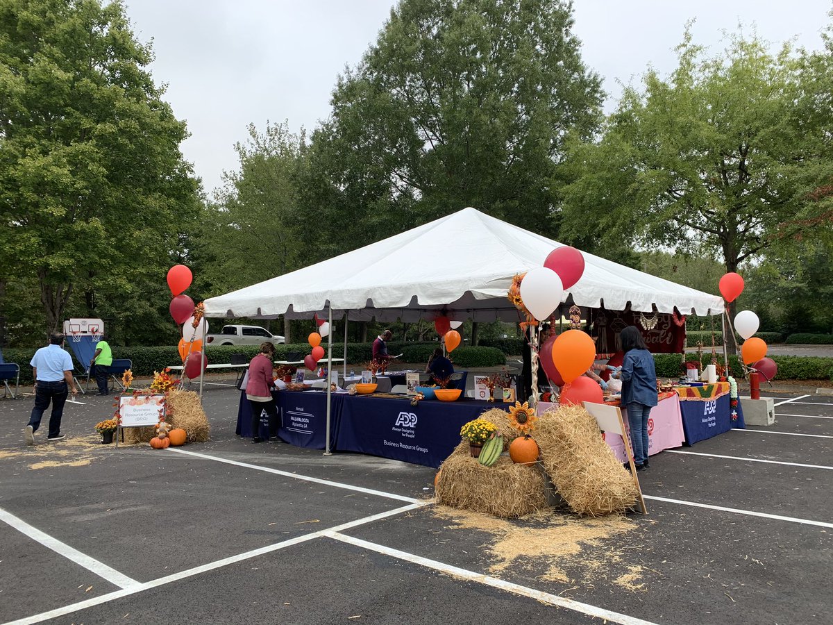 NicholeHerevia's tweet photo. Fallpalooza 2019! #Alpharetta #Atlanta #ADP #WorkingFor #ADPfallapalooza https://t.co/vqkw9zRxaR