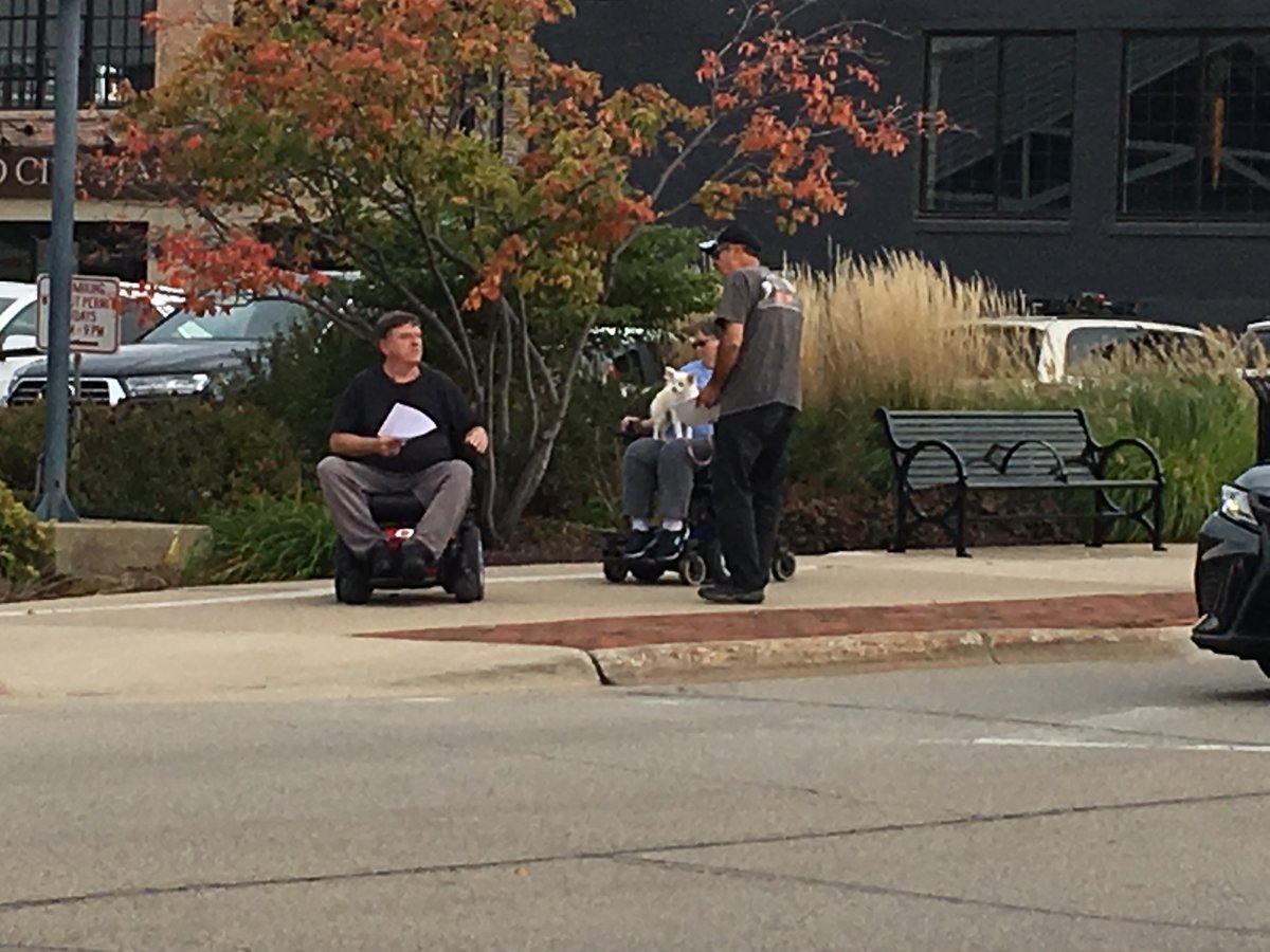 TransformRRSTAR's tweet image. Members of Rockford's union community are coming out today to call for GateHouse to invest in our workers, fight against the @Gannett merger and @PreserveNews. @news_guild  @CWAUnion #PreserveLocalNews and #CWA