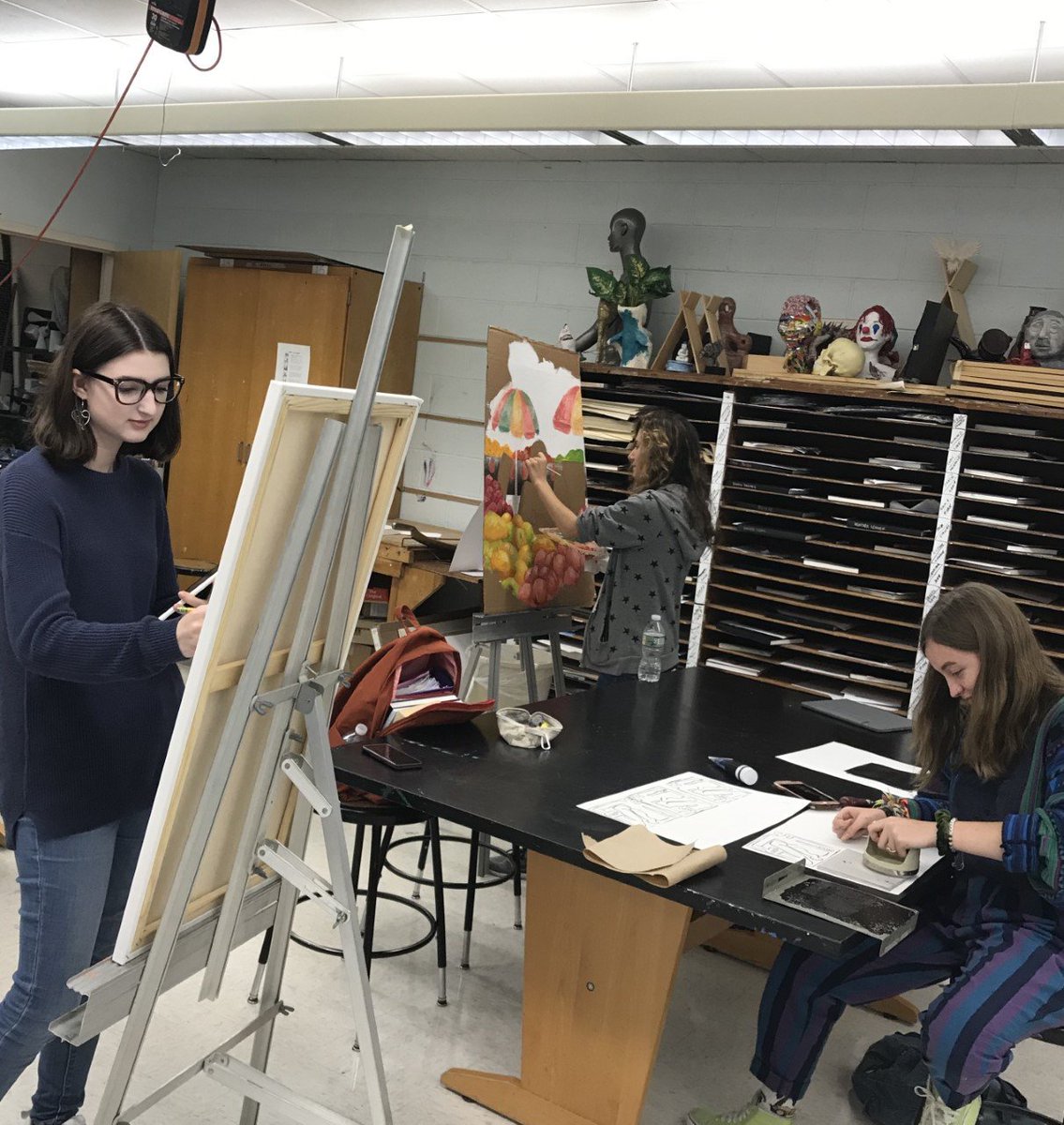 So happy to be back!!!! #Independentprojectsinart #seniors2020 #HSart @PeterGiarrizzo <a href="/NSArts1/">North Shore Fine & Performing Arts</a> <a href="/Sljones718/">Sara Jones</a>