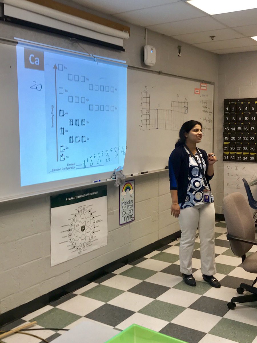 smiller_educ8or's tweet image. More electron configuration in IB Chem today! I think I might be ready to take the test 😉 #learningtargets #tier1instruction #patterns #visualrepresentations