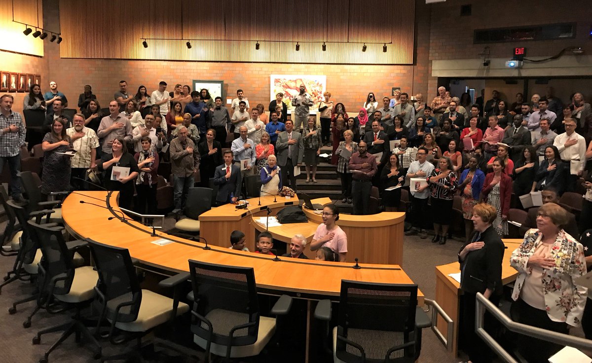 USCISMediaColo's tweet photo. What do #NewUSCitizens say they like most about #America? Why choose. Many say “everything.” 38 people from 26 countries took the Oath of Allegiance with @USCIS and @CityofLittleton. https://t.co/qlrh9HN1Xz