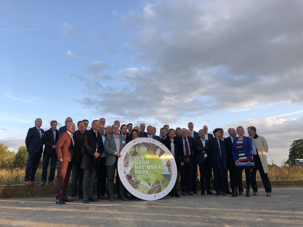 Van Gogh NP stap dichterbij. Meer dan 30 betrokken partijen tekenen samenwerkingsovereenkomst. Lees persbericht op vangoghnationalpark.com/pers  #samenbouwen #landschapvandetoekomst