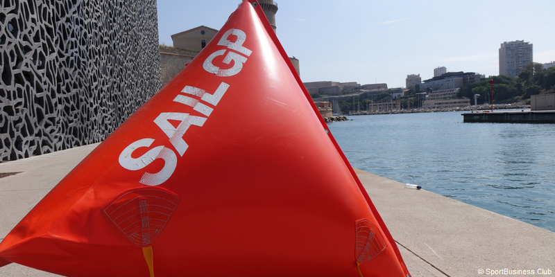 #Voile #Event 
La première saison de <a href="/SailGP/">SailGP</a> a généré une audience globale de 1,8 Md de personnes, selon l'organisateur. 
> 133.000 spectateurs 
> 115M$ de retombées économiques pour les 5 villes-hôtes (dont 29M$ pour Marseille)
