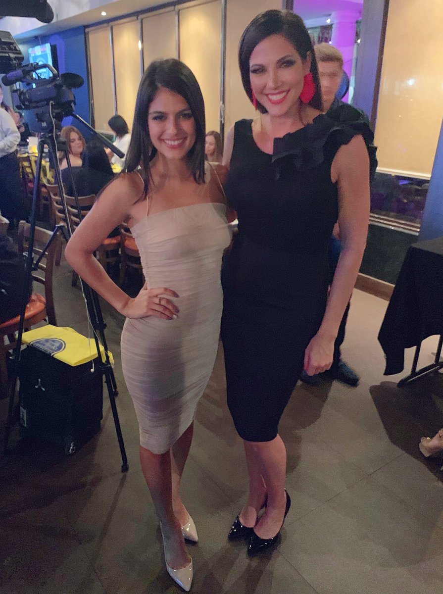 GreSalamon's tweet photo. Anoche junto a @DanielaKosan en #LetsConnectShow ❤️✨ #Inspiracion #Venezolanas https://t.co/bpz31PLG5X