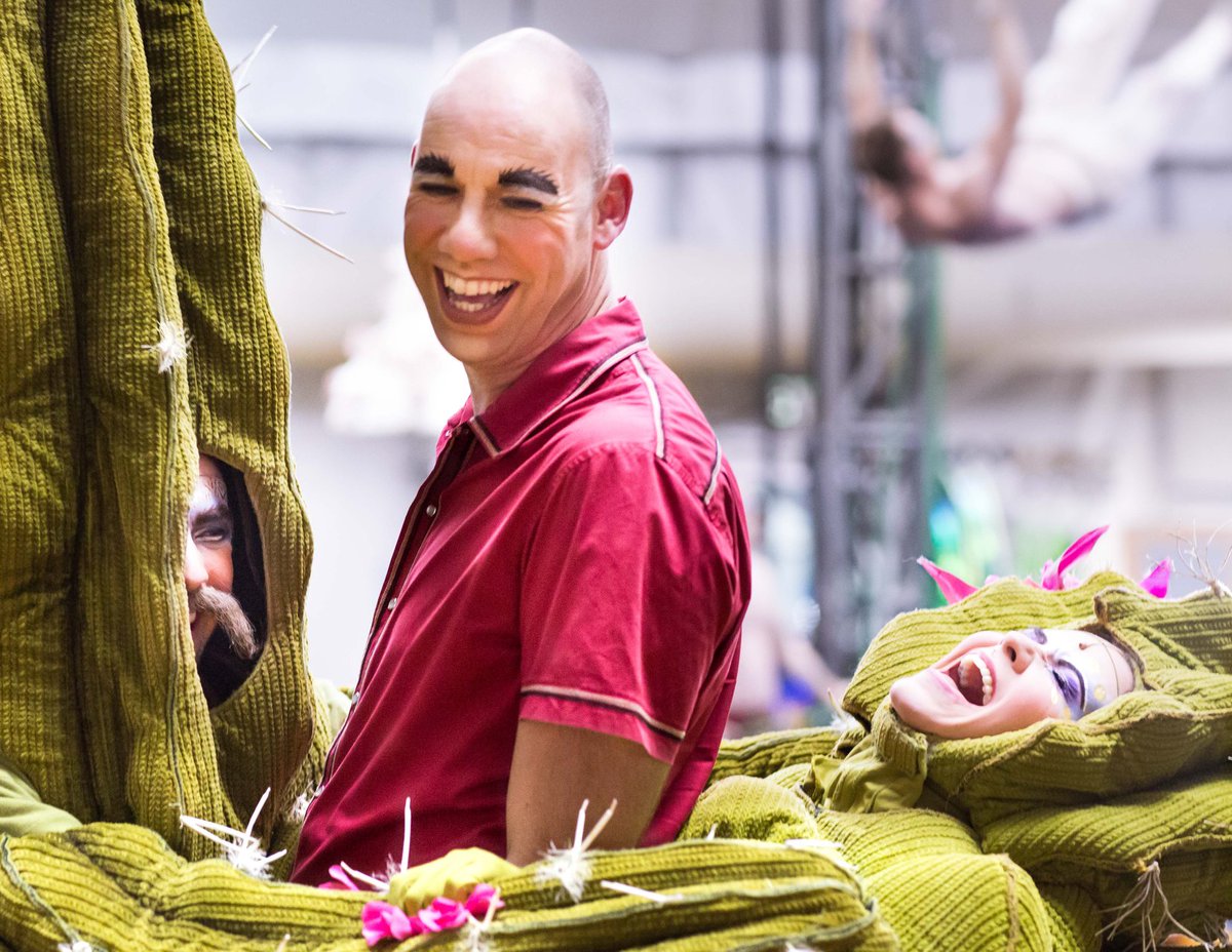 Cirque's tweet photo. #PicOfTheDay from #LUZIA 🌵 Always having #fun in our #BackstageCirque!
📸 Miranda Koller https://t.co/8gAis3DU9m