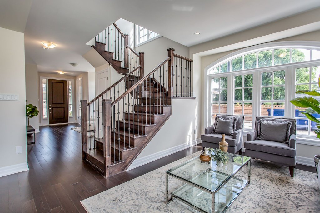 Now with our recently designer furnished 3 model homes available to tour, and townhouses with designer selected furniture packages, take advantage of a lifestyle at your own pace in the charming town of Niagara-on-the-Lake at The Windsor!