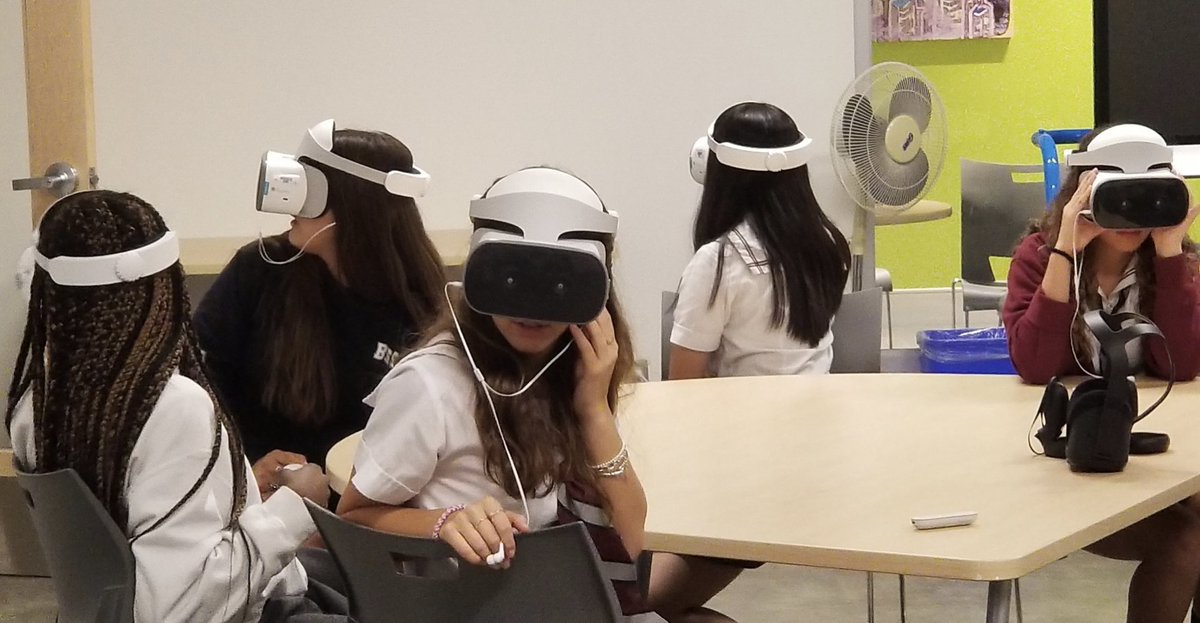 roark_edtech's tweet photo. Gr 10 History students get immersed in the tunnels and trenches at #VimyRidge in a mini doc w 
@petermansbridge @BishopStrachan
 #360VR #VirtualReality https://t.co/BNIJ99228F https://t.co/87Wjin3P3C