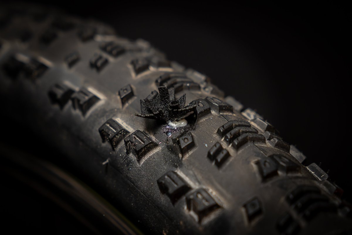 NoTubes's tweet photo. The DART’s plastic tip is barbed to anchor firmly in place and stay put during even the most aggressive riding while being safer for rims, rim tape and your hands. Clikc the link to learn more 👉 https://t.co/k53elQwgkp #savetheride #savedbydart #onlystans https://t.co/sk7HVJSrpb