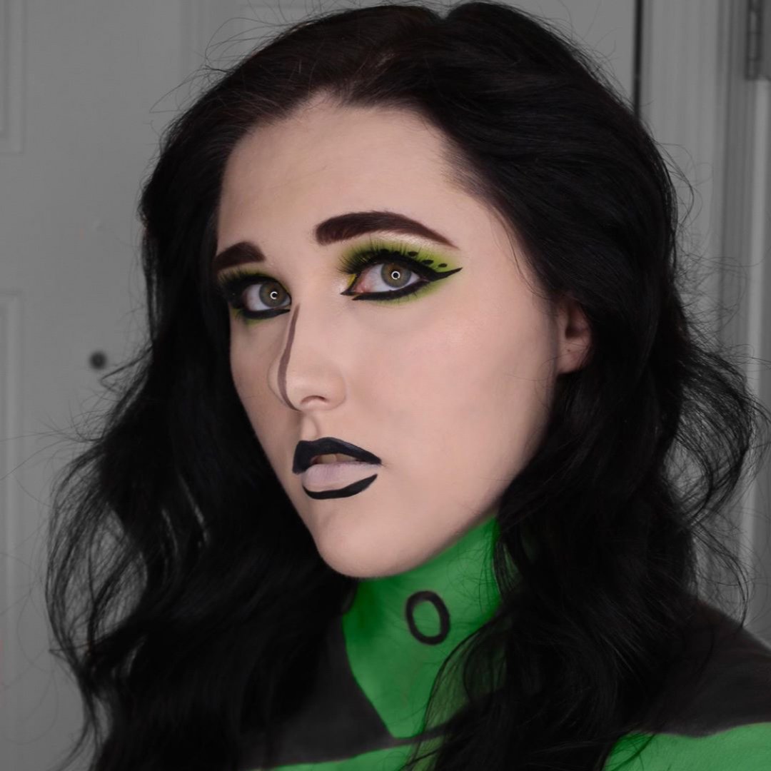 lashliner's tweet photo. Halloween inspiration is starting! Thank you for getting creative with #Lashliner β¨ The gorgeous @sierra_marie131 as Shego, using Lashliner and our Chicago lashes #lashlinersystem #halloweenlook #magneticeyeliner #magneticlashes https://t.co/EK2MnuF8Ap