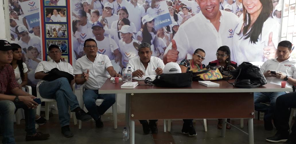 SomosADACesar's tweet photo. #SomosADACesar 
En la mañana de hoy estuvimos reunidos con el equipo de campaña de Por Ti Valledupar @portivalledupar, en la sede de campaña a la #AlcaldiaMunicipal de #Valledupar, en donde nuestros candidatos al #ConcejoMunicipal #AsambleaCesar y #JALValledupar + https://t.co/ZAREIK7uxE