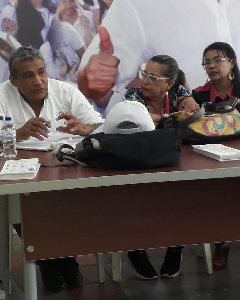 SomosADACesar's tweet photo. #SomosADACesar 
En la mañana de hoy estuvimos reunidos con el equipo de campaña de Por Ti Valledupar @portivalledupar, en la sede de campaña a la #AlcaldiaMunicipal de #Valledupar, en donde nuestros candidatos al #ConcejoMunicipal #AsambleaCesar y #JALValledupar + https://t.co/ZAREIK7uxE