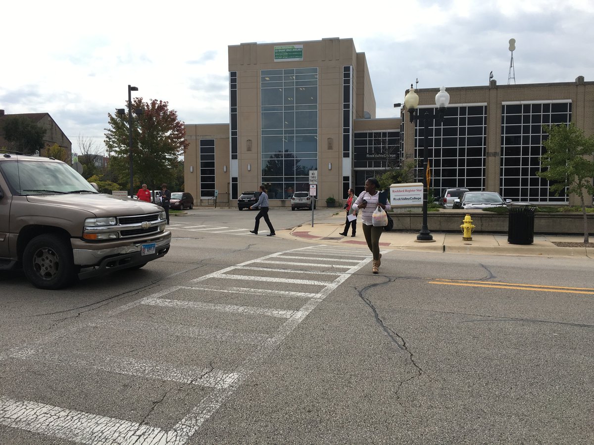 TransformRRSTAR's tweet image. Even an editor came out today while the Rockford Newspaper Guild and supporters from other unions in Winnebago County called for GateHouse to stop it's slash-and-burn style of layoffs, not to merge with Gannett,and @PreserveNews. @news_guild  @CWAUnion #PreserveLocalNews and #CWA