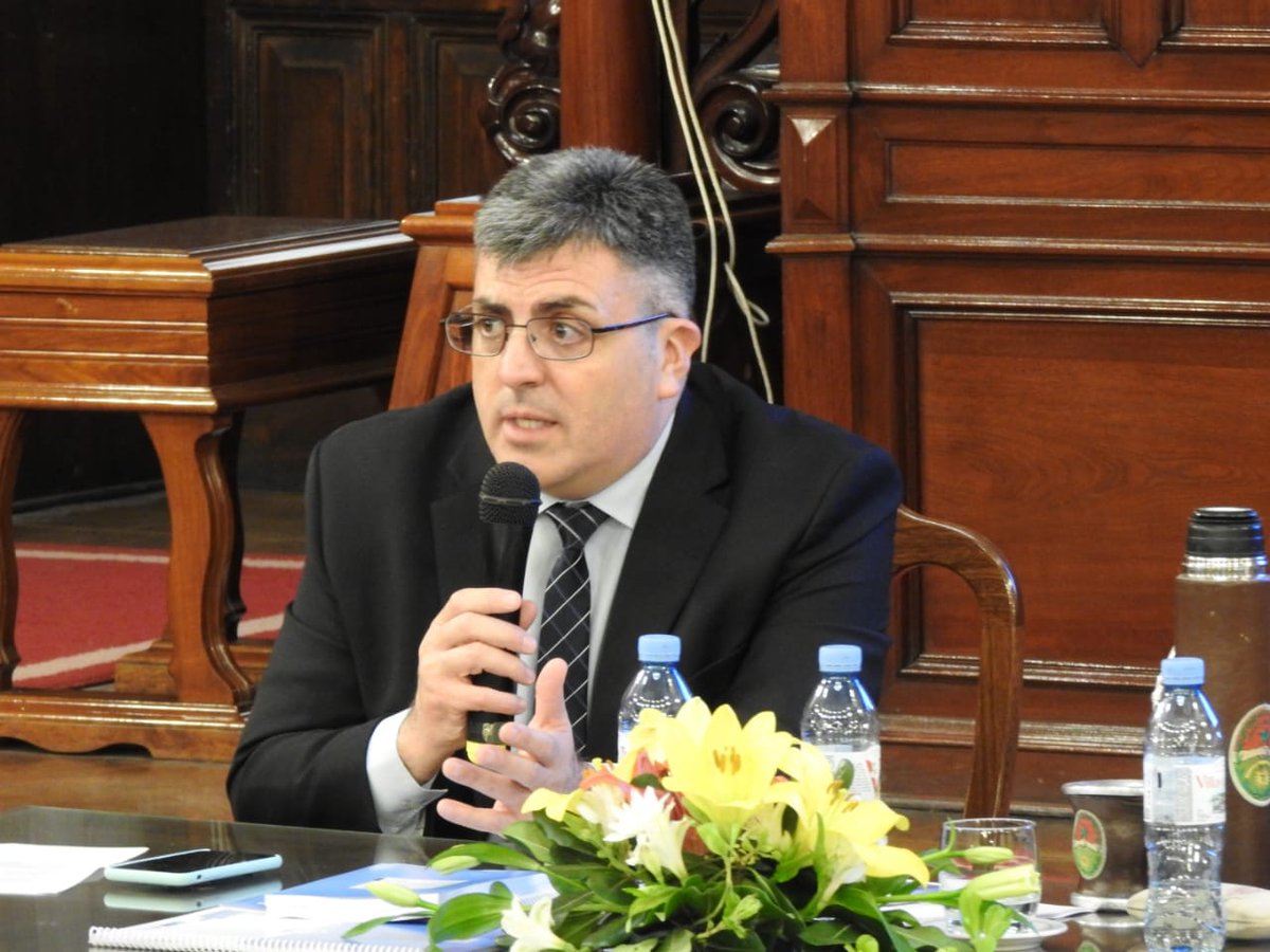 Durante la mañana de hoy presidí la apertura del “Taller de Actualización Legislativa: Técnica Legislativa con Perspectiva de Lenguaje Claro” en el Recinto la Cámara de Diputados de la provincia de Entre Ríos, dirigida a empleados y funcionarios del Poder Legislativo.