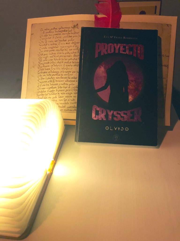 martasebastian's tweet photo. Día 10 @reinalectora se estrenó en el otro lado de su profesión con esta maravillosa obra #LeeAutorasOct https://t.co/C9kk6rIn24