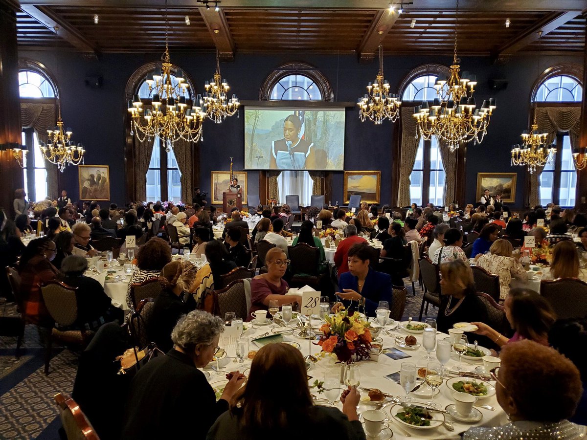 LtGovStratton's tweet image. It’s #WorldMentalHealthDay and I was thrilled to join the Chicago Chapter Charities Foundation for “Power &amp;amp; Purpose” in support of reducing the stigma of mental illness and promoting mental health/wellness.

Every community deserves adequate mental health resources!#LGontheMove