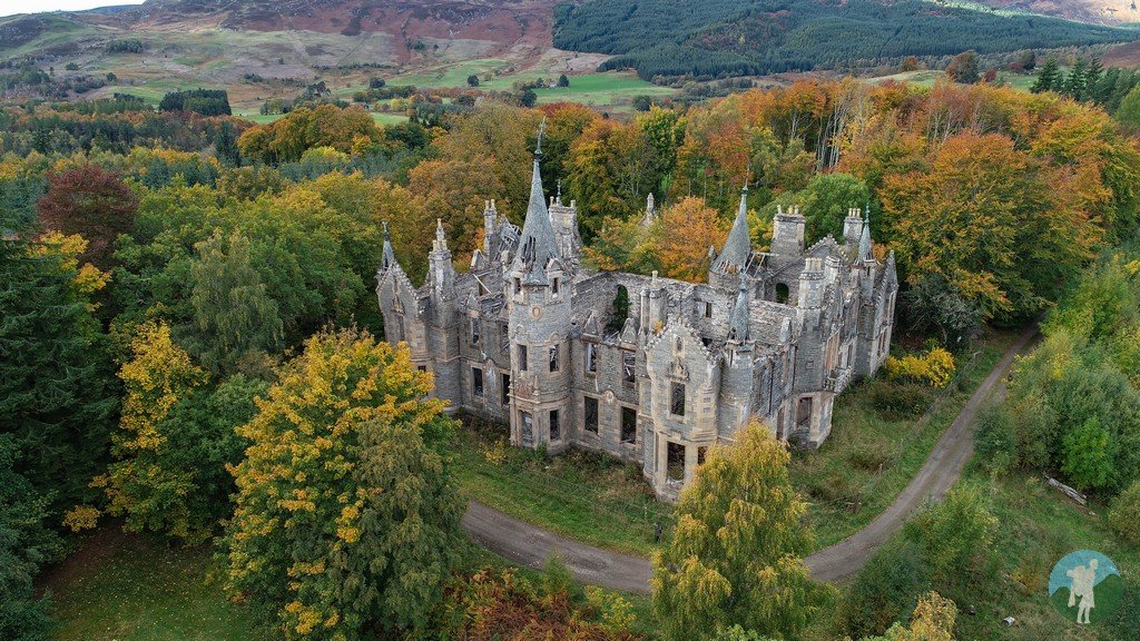travelwithakilt's tweet photo. New Blog: Autumn means Perthshire! Highlights of a road trip in colourful Big Tree Country......https://t.co/tEEut8dd5l #Outlander #Scotland https://t.co/crutF2Kl0R