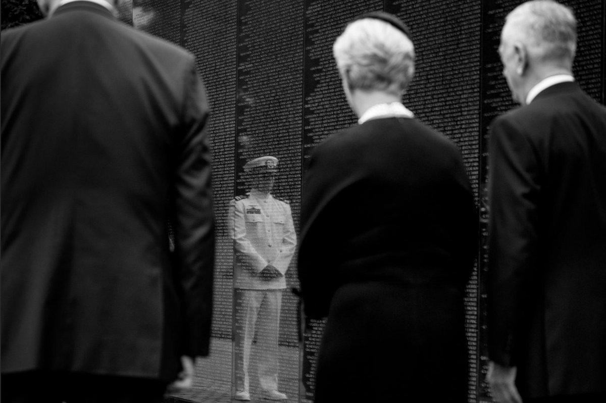 Andrew Harnik On Twitter A2 4 The Reflection Of Mccain S Son In