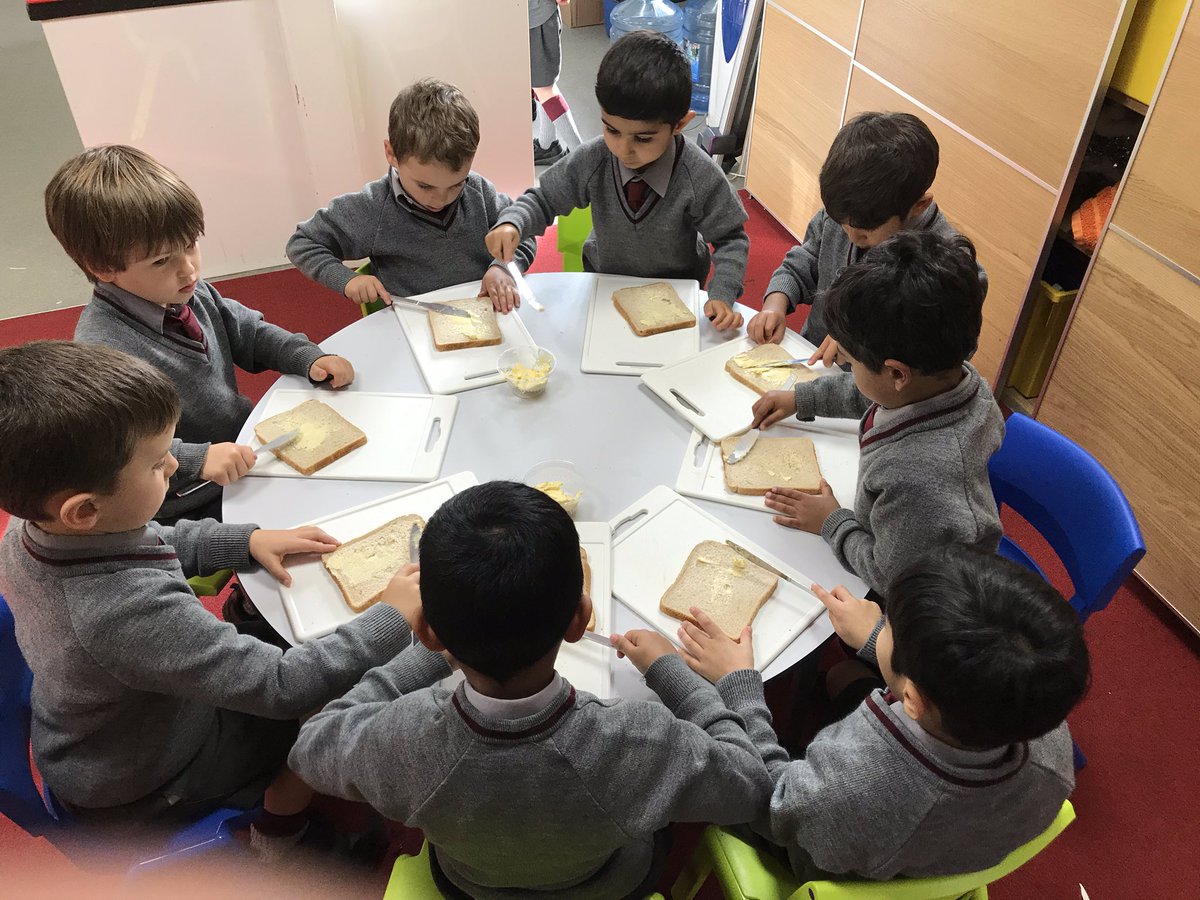 thorpehousesch's tweet photo. #ThorpeExplorers Reception prepare for @TigerWhoCameToT Great fun buttering, chopping, slicing, sipping & munching! D&T, literacy, communication & language, pretend play! @tes @GXonline @MyMarlowUK @BeaconsfieldL @TLBMagazine @LitLangAcademy https://t.co/v5TitgDiMX