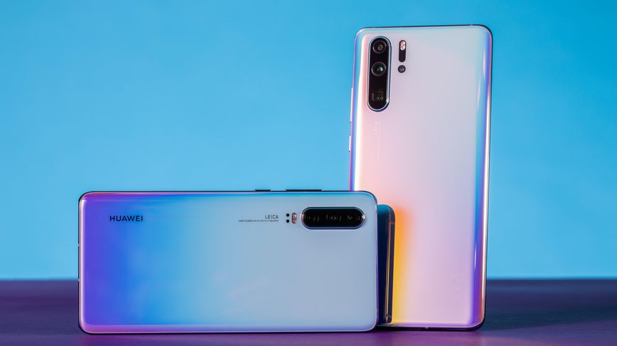 HUygula's tweet photo. Çinli akıllı telefon üreticisi Huawei, kullanıcılarını donanım tarafıyla da etkileme yolunu izliyor.
 #akıllıtelefon #android #huawei #mate30pro #tamekranakıllıtelefon https://t.co/8JTx49tws0 https://t.co/c1QOHLmBIG