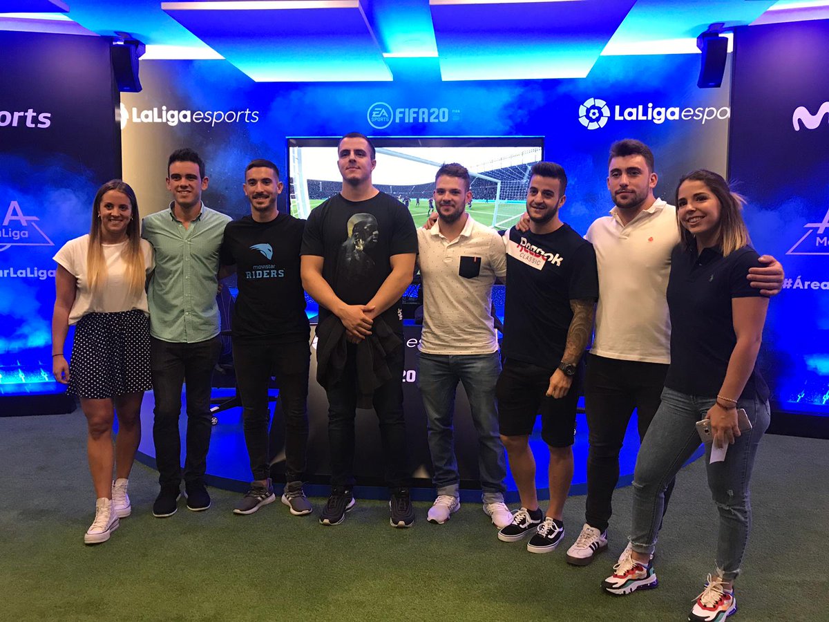 Movistar KOI NOW (@movistarkoinow) on Twitter photo <a href="/I5IZidane10/">Zidane 10</a> <a href="/DSanchezPodium/">David Sánchez López</a> <a href="/fedehalter/">🅡🅕🅔🅗</a> Seguimos disfrutando del #ÁreaMovistarLaLiga en Gran Vía 28.
Foto de familia con <a href="/I5IZidane10/">Zidane 10</a>, <a href="/DSanchezPodium/">David Sánchez López</a>, <a href="/IMartinezPodium/">Irene Martínez</a>, <a href="/acohdez/">Acoran Hernandez</a>, <a href="/MarcosRuiz96/">Marcos Ruiz</a>, <a href="/AHdezPodium/">Atenery Hernández</a>, #MartínListe y <a href="/DiegoGCarrera/">Diego García Carrera</a>, actual subcampeón de Europa de los 20 km marcha. <a href="/I5IZidane10/">Zidane 10</a> <a href="/DSanchezPodium/">David Sánchez López</a> <a href="/fedehalter/">🅡🅕🅔🅗</a> Seguimos disfrutando del #ÁreaMovistarLaLiga en Gran Vía 28.
Foto de familia con <a href="/I5IZidane10/">Zidane 10</a>, <a href="/DSanchezPodium/">David Sánchez López</a>, <a href="/IMartinezPodium/">Irene Martínez</a>, <a href="/acohdez/">Acoran Hernandez</a>, <a href="/MarcosRuiz96/">Marcos Ruiz</a>, <a href="/AHdezPodium/">Atenery Hernández</a>, #MartínListe y <a href="/DiegoGCarrera/">Diego García Carrera</a>, actual subcampeón de Europa de los 20 km marcha.