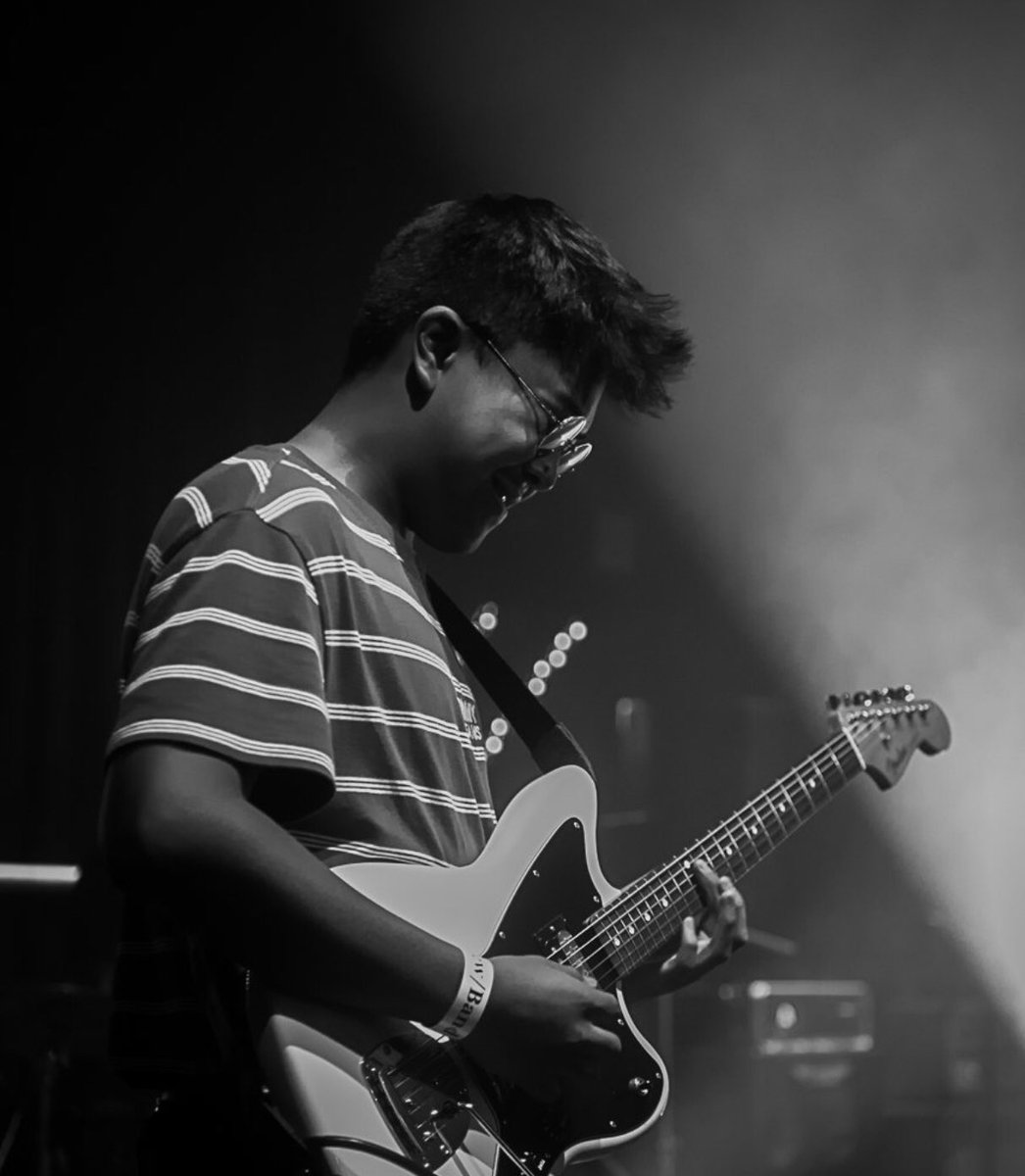 askelliotband's tweet photo. ANNOUNCEMENT: We’ll be supporting GLORIA at the @EagleInnSalford in Manchester on the 22nd of Nov! :)
DM us for tickets they’re £7! 
☀️
#indieband #manchester  #bbcintroducing #upcomingartist #askelliot https://t.co/iYxaksxcw8