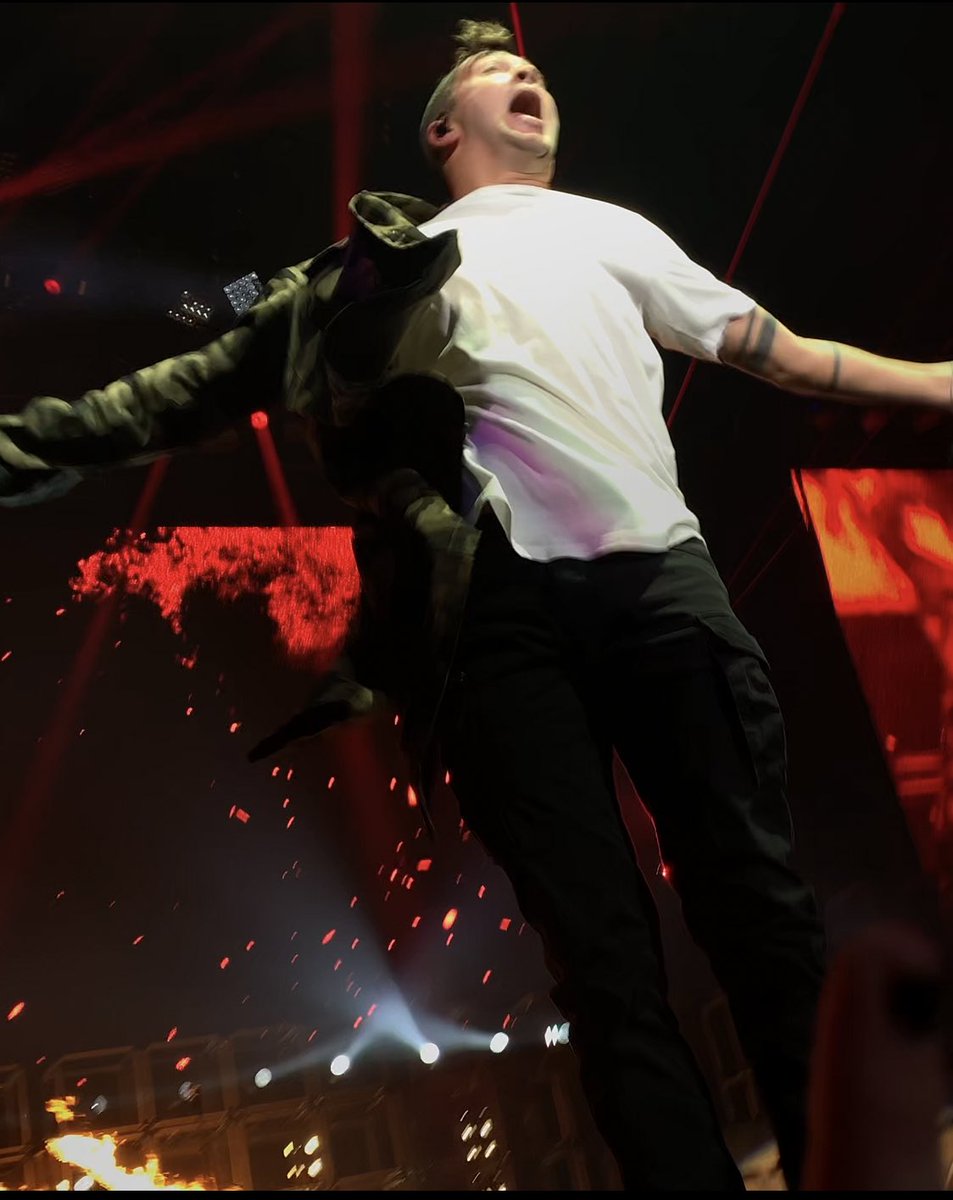 jumpsuitmack's tweet photo. some pics i took last night 🥰 #banditotampa https://t.co/OhFAsd4bOw