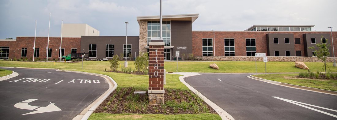 ModulexCarolina's tweet image. Would you like to see our most recent project for our client Catawba Ridge High School? We provided signage for the school's recent expansion. To view the photos and to learn more about the project, read our blog post: modulexcarolinas.com/news/catawba-r… #signage