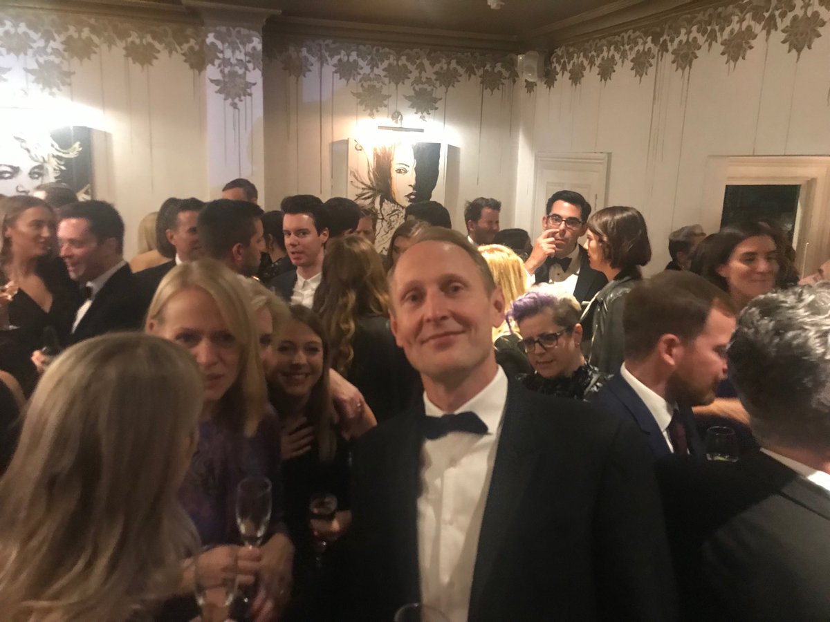 Getting the bands together for good luck vibes and a few #MediaWeekAwards Punchbowl drinks with ⁦<a href="/MGOMD/">MG OMD</a>⁩ ⁦<a href="/PHD_UK/">PHD UK</a>⁩ ⁦<a href="/OMD_UK/">OMD UK</a>⁩ and ⁦<a href="/OMG_UK/">OmnicomMediaGroup UK</a>⁩ crew.  🤞🤞🤞