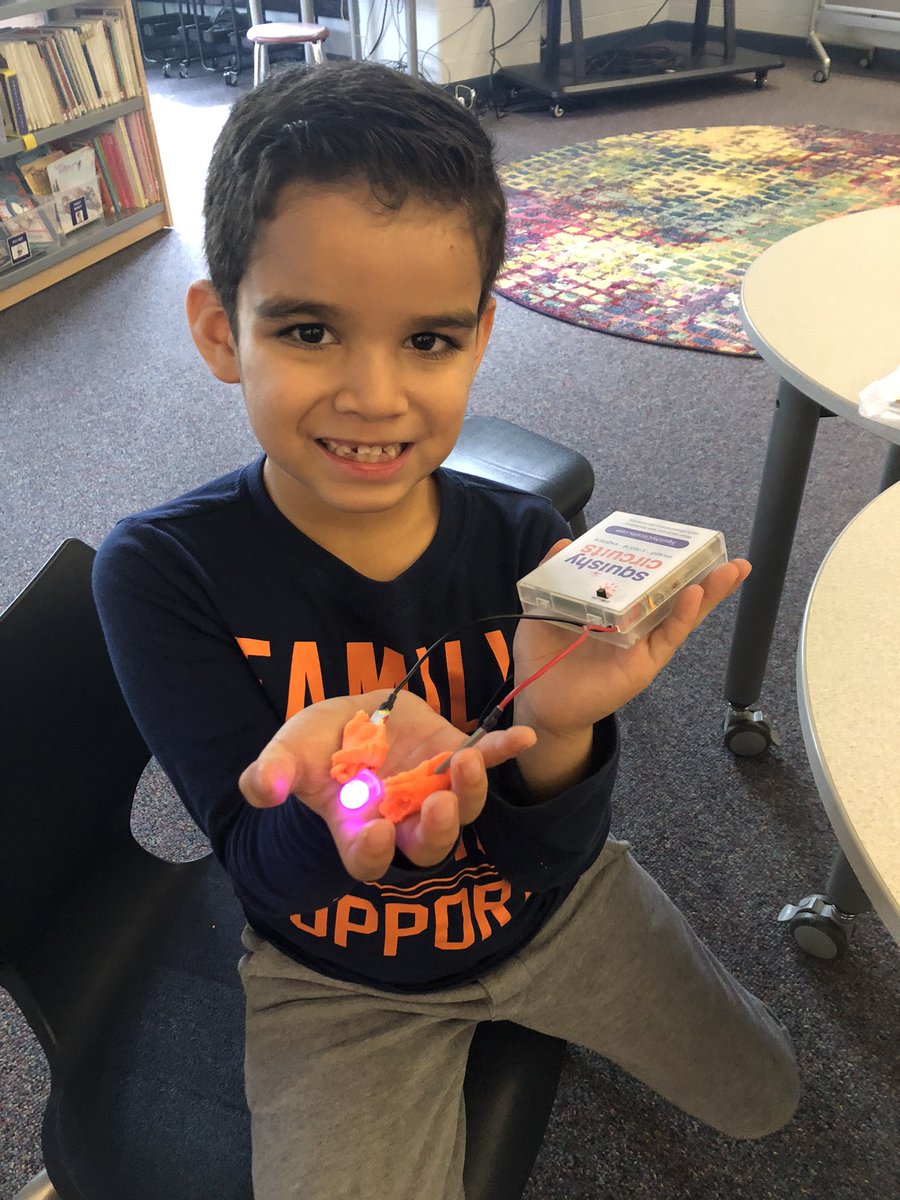 Students designed and created their own circuits using a battery, bulb, and dough! #d34makers #thankyouGEF #wbpandas #WeAreD34