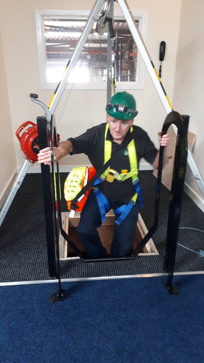 AlisonRees_'s tweet photo. Today we see COTS Training at their new premises in Llandarcy. Great to see such a wide range of training being delivererd . #COTSTraining #citbwales #citbuk #plant #confinedspace #forklift #LGVTraining https://t.co/4nAYtOwHCA