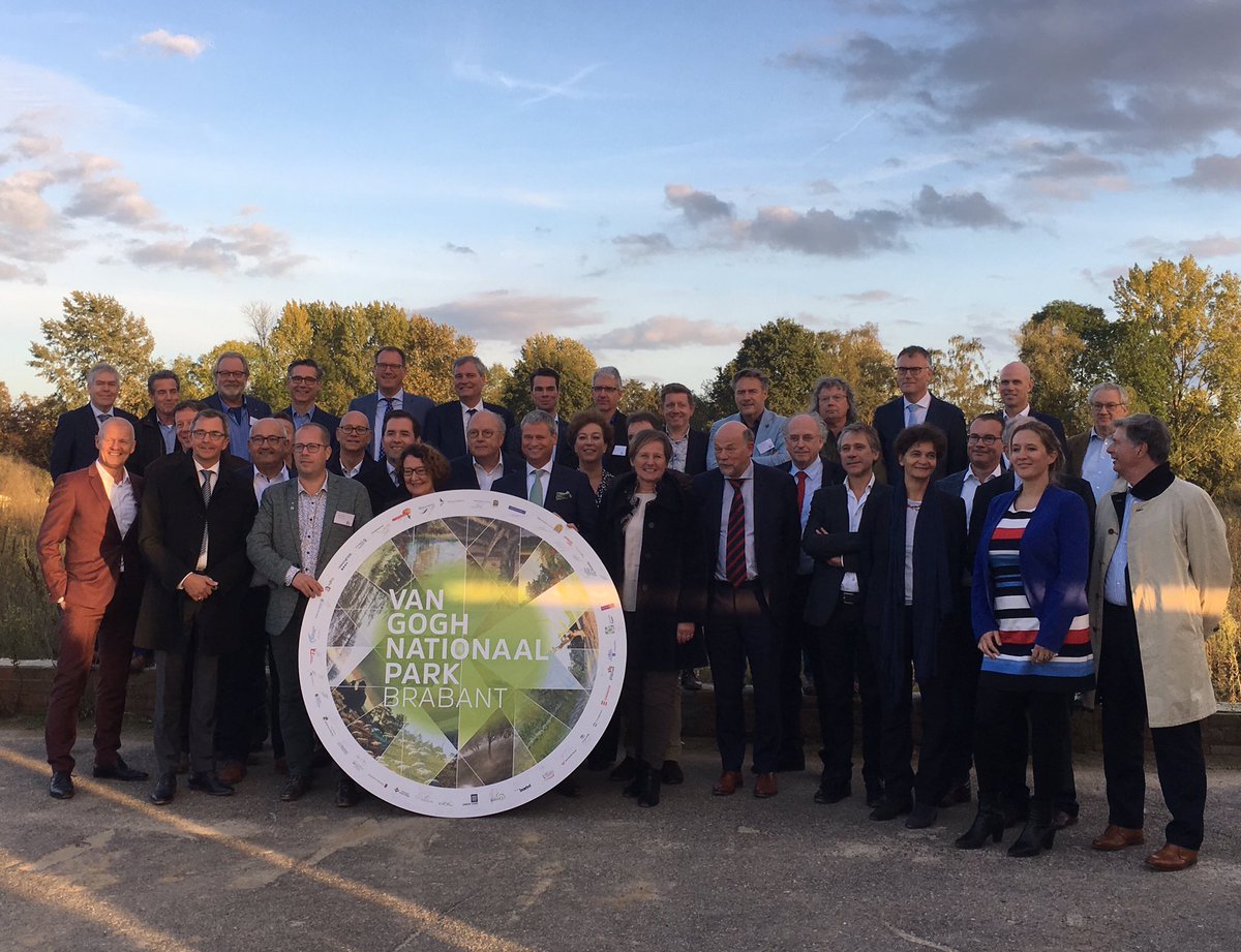 Miloudelaat's tweet photo. Ondertekening samenwerkingsovereenkomst Van Gogh Nationaal Park i.o. #vangogh #vgnp https://t.co/ni4KWgRknn